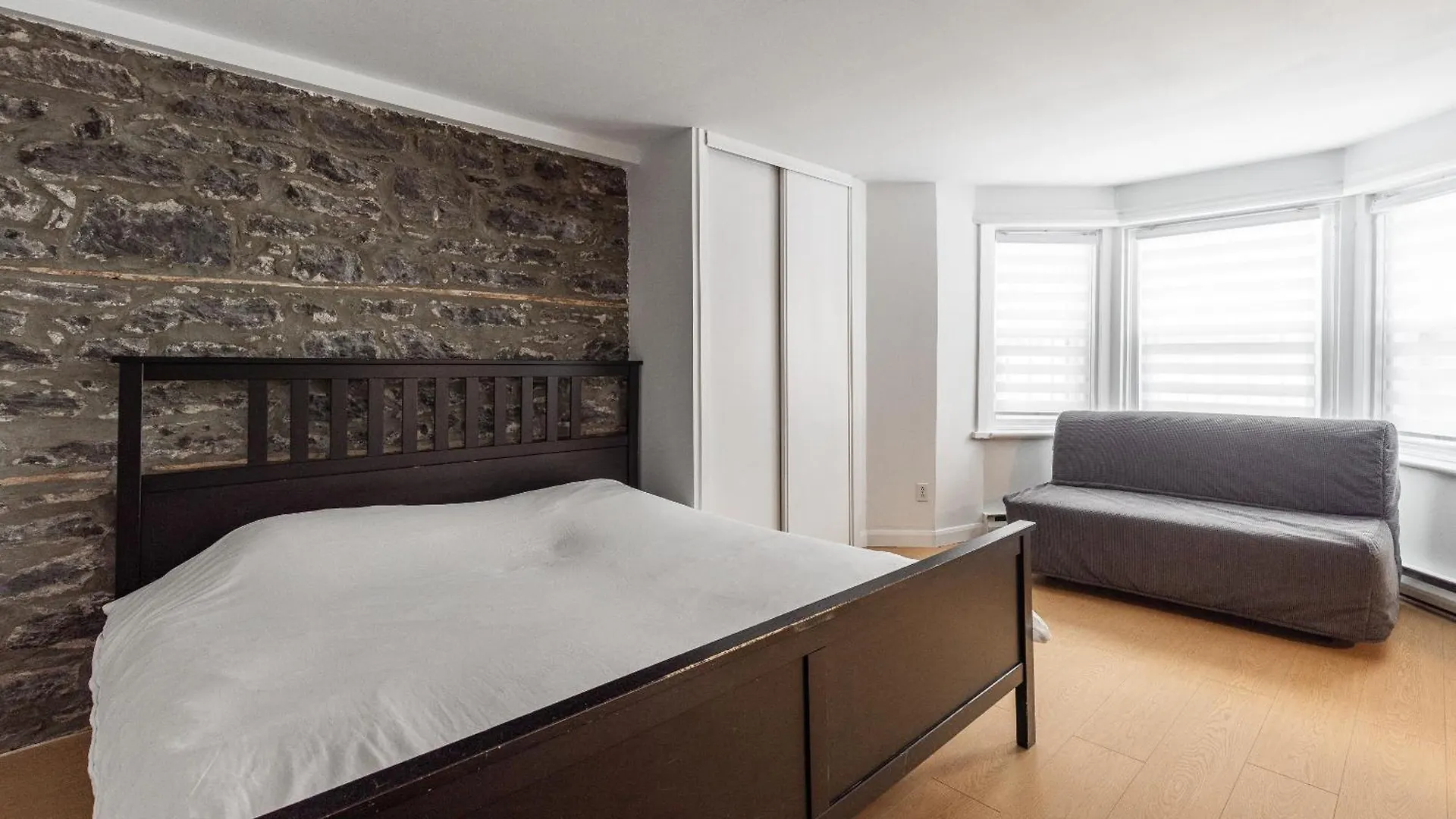 Au Coeur Du Plateau!! Apartment Montreal