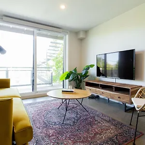 Huge & Swanky By Atwater Market By Den Stays Montreal