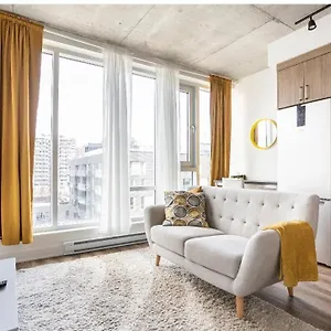 The Catherinoise, In Heart Of Downtown Montreal